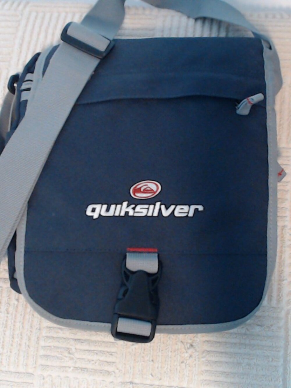 Quicksilver Y2K Gray messenger bag GREAT FOR TRAVEL!